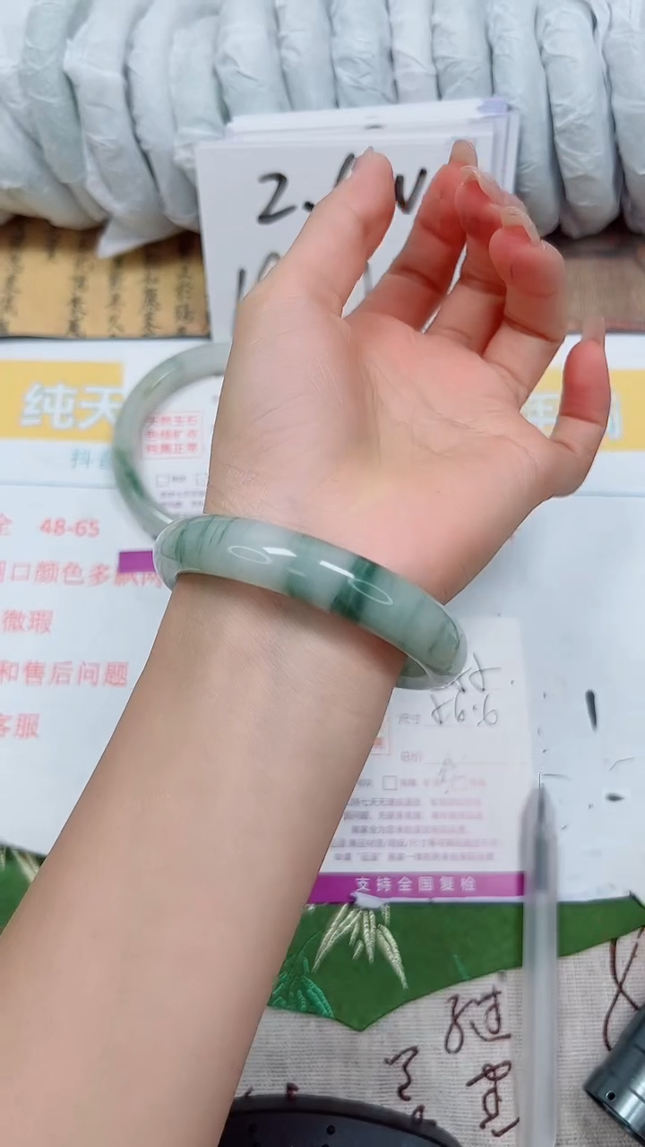 【闪购商品】石英质玉手镯未镶嵌K255-56