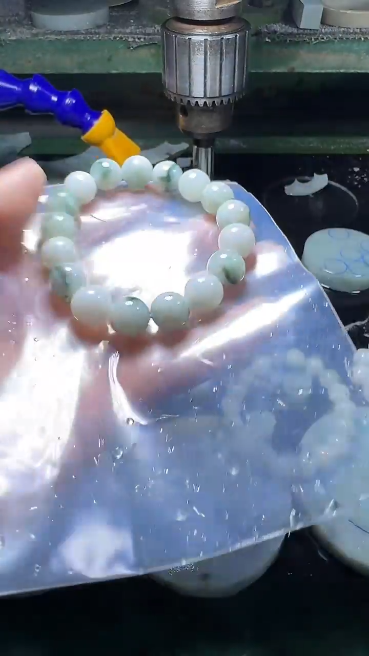 未镶嵌手链翡翠玉**淡发一条