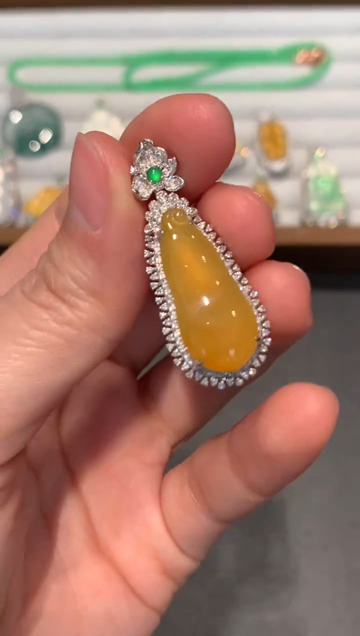 【闪购商品】翡翠吊坠(不含链)18K金镶嵌8800