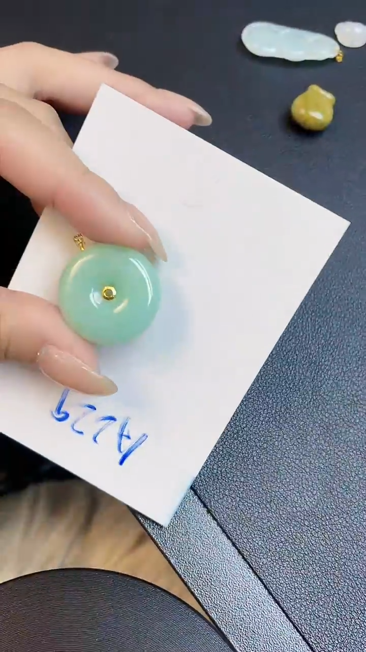 【闪购商品】翡翠颈饰18K金镶嵌00000000