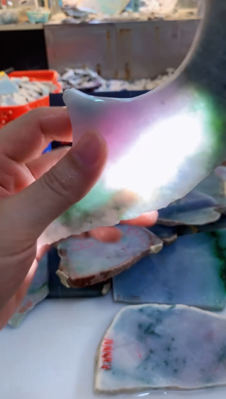 翡翠裸石0朗0翡翠珠宝15