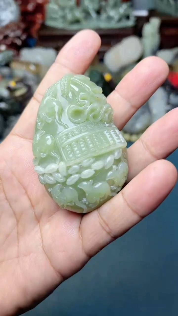 未镶嵌和田玉把件-