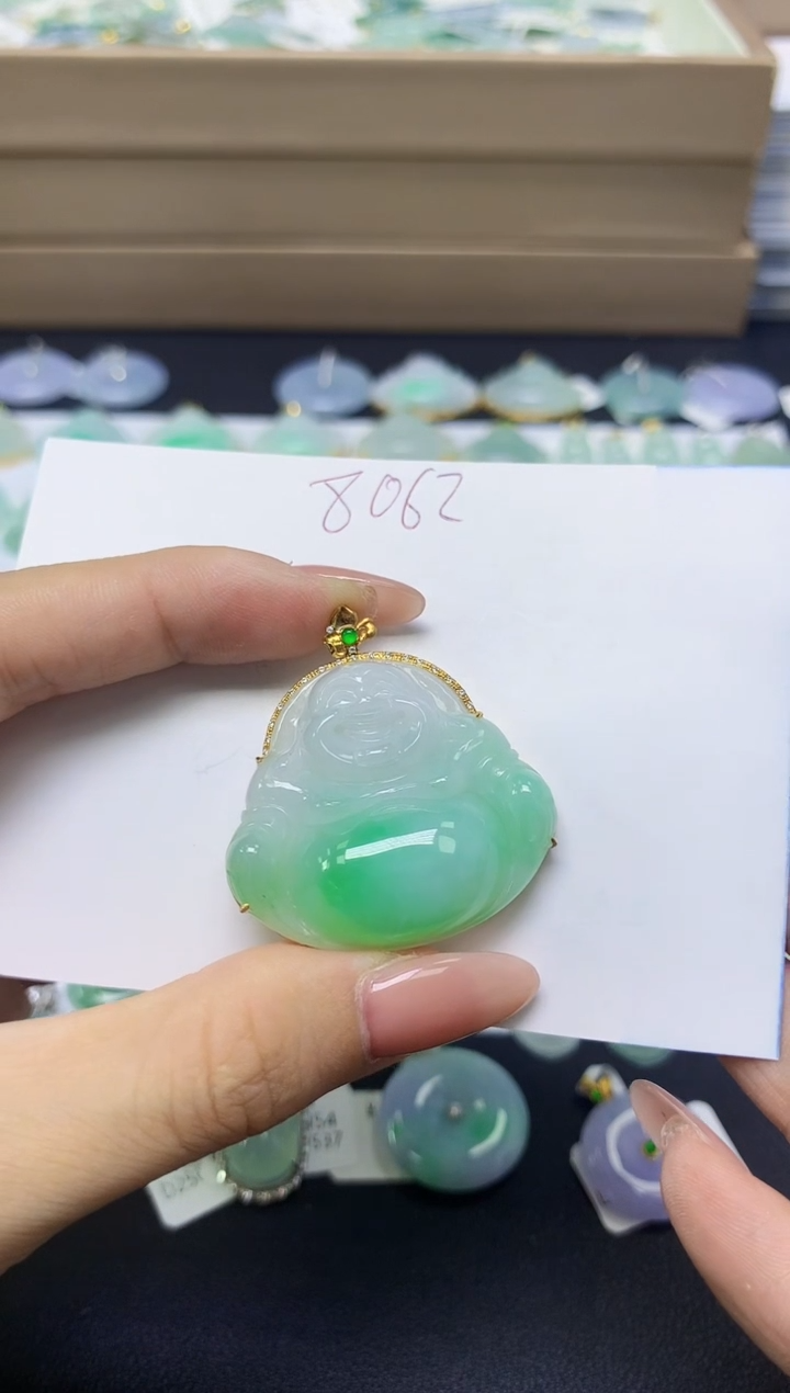 翡翠18K金镶嵌颈饰天然自然緬甸A貨翡翠