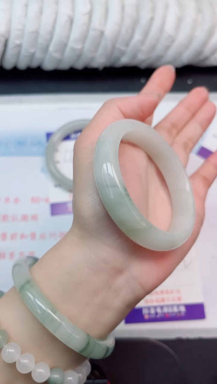 【闪购商品】石英质玉手镯未镶嵌311#52.2