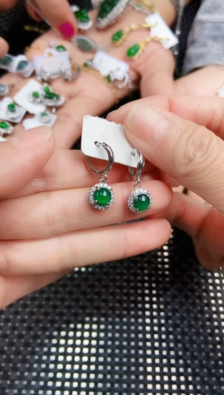 【闪购商品】翡翠耳饰未镶嵌111111111