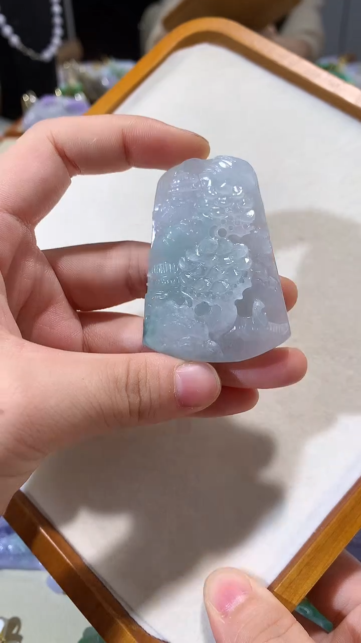 颈饰未镶嵌翡翠吊坠