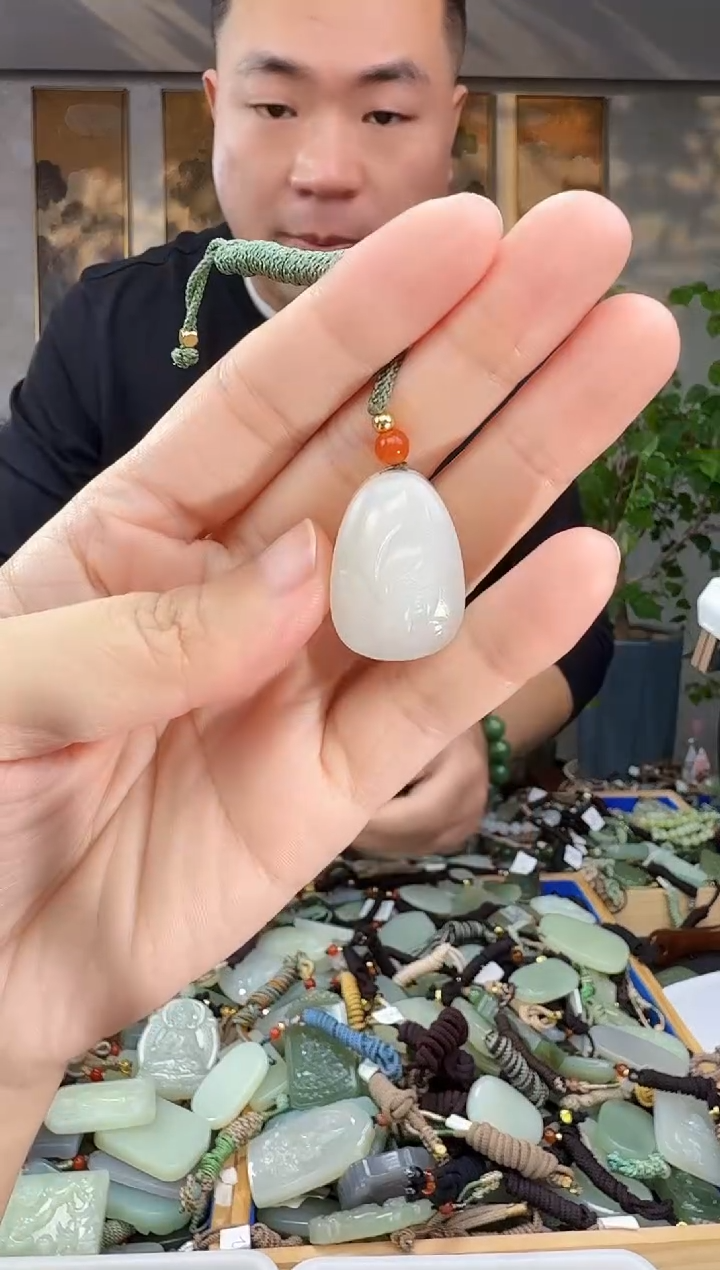 未镶嵌和田玉挂件拍一发一