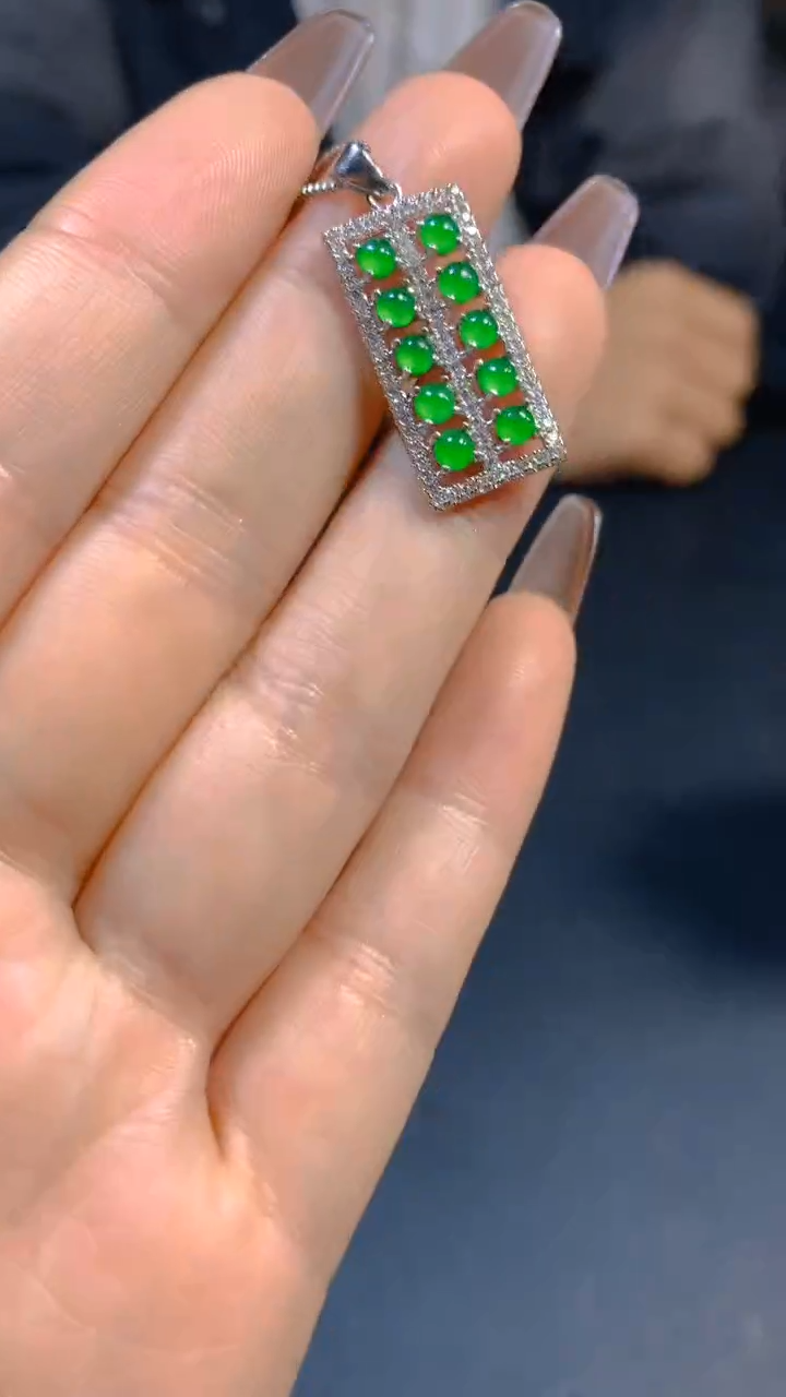 【闪购商品】翡翠吊坠(赠链)未镶嵌0917514456多样性发一