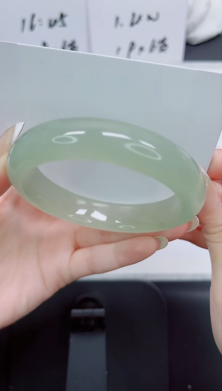 石英质玉手镯未镶嵌89