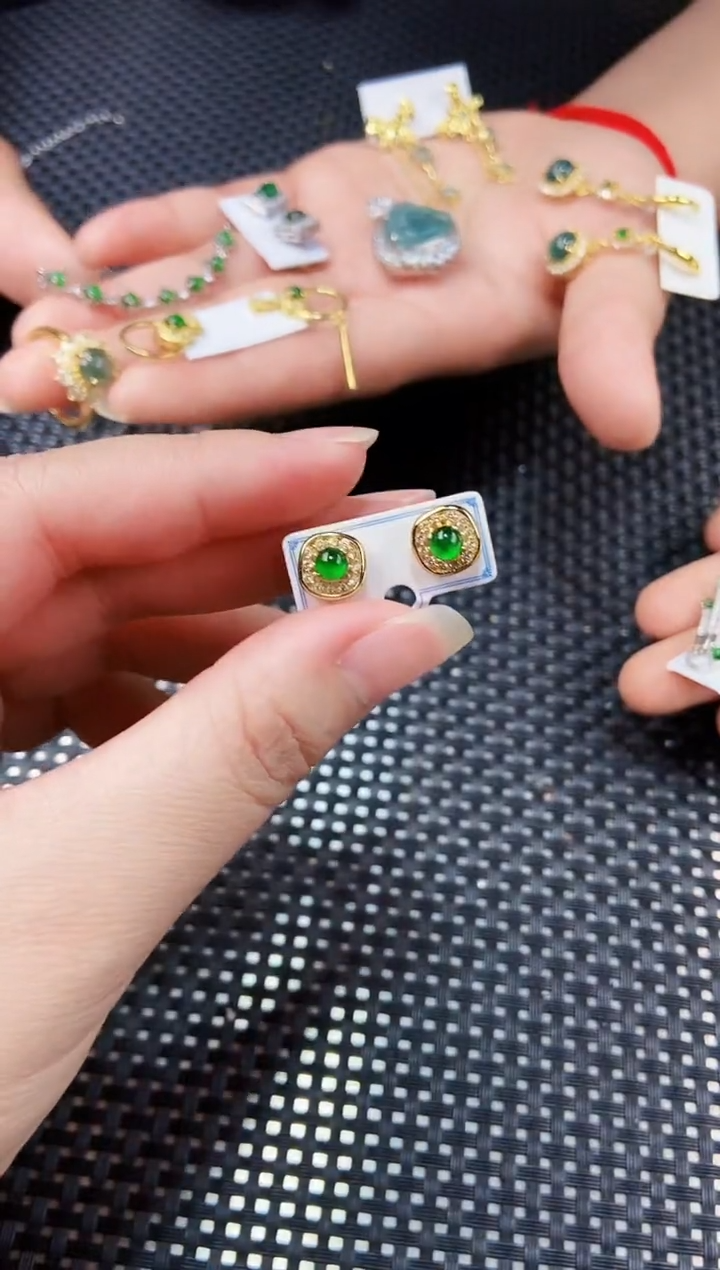 【闪购商品】翡翠耳饰未镶嵌111111111