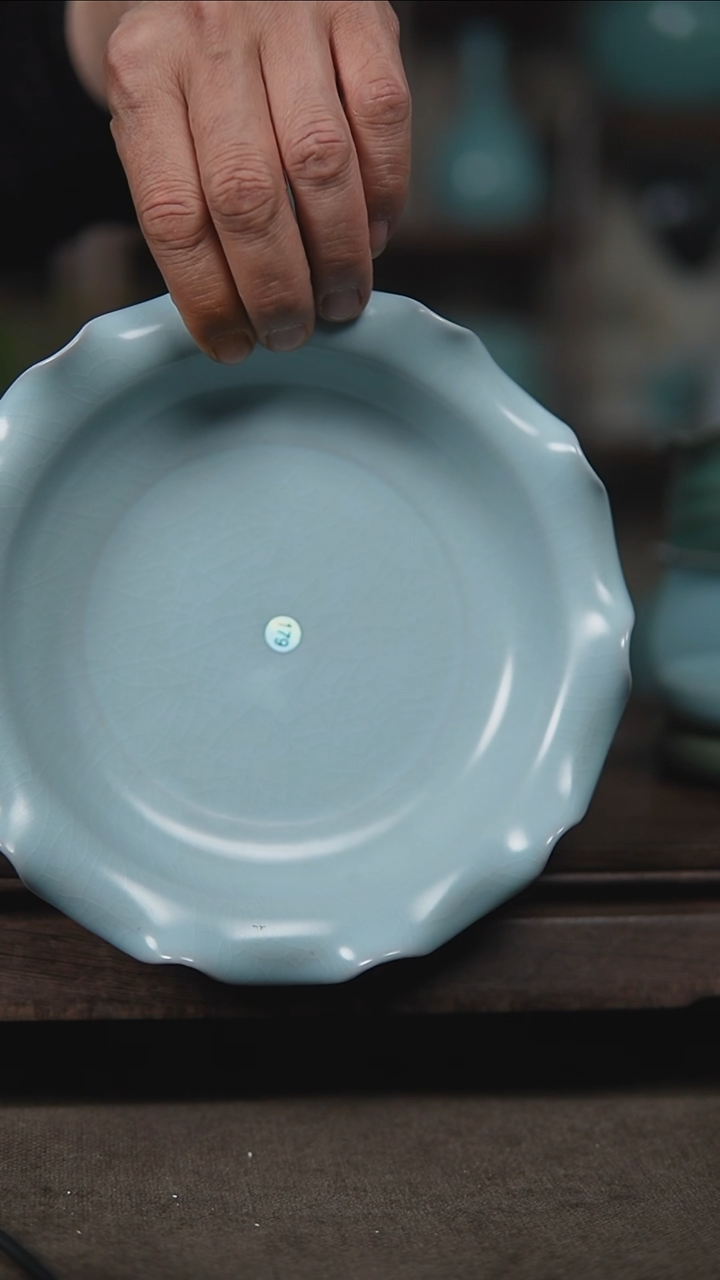 【闪购商品】杯仿古月白纯手花口洗瑕179