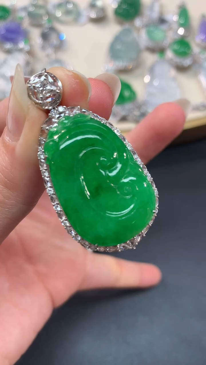 【闪购商品】翡翠吊坠(不含链)18K金镶嵌A192|69999.9+0