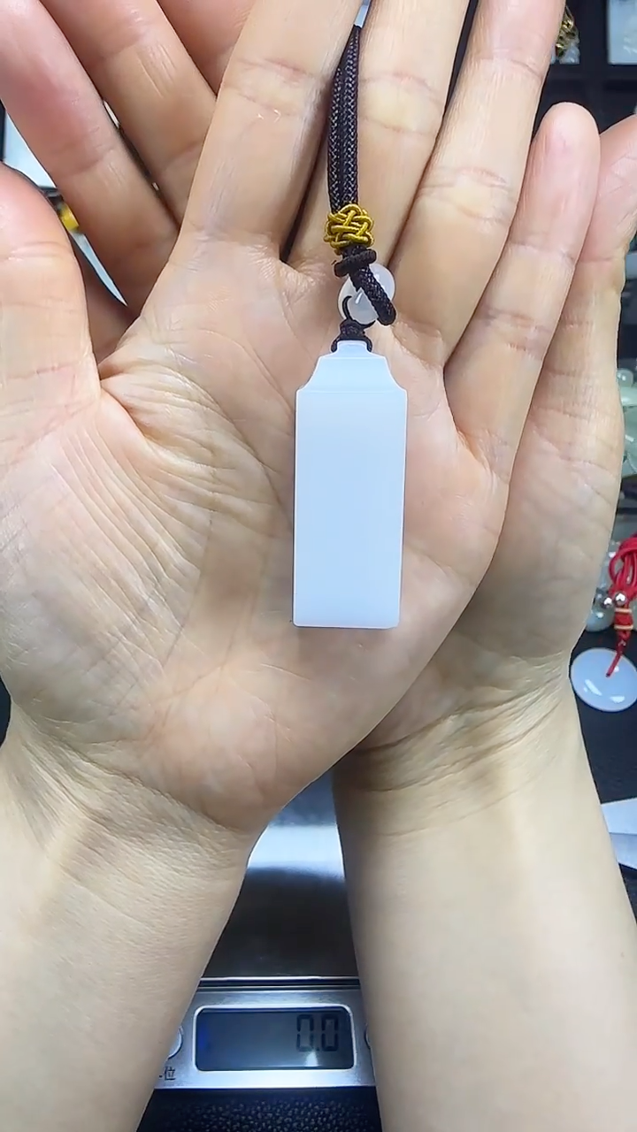 颈饰未镶嵌和田玉印章