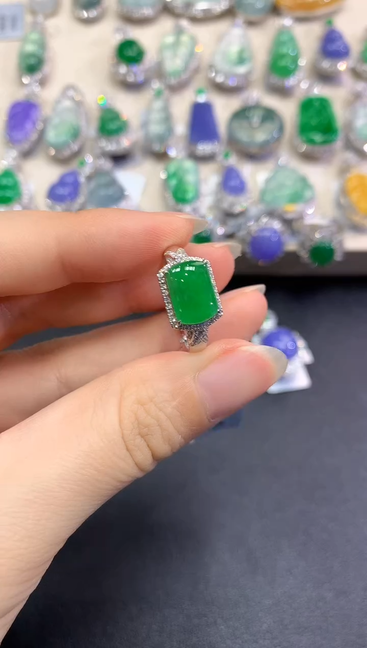 【闪购商品】翡翠戒指18K金镶嵌C27   