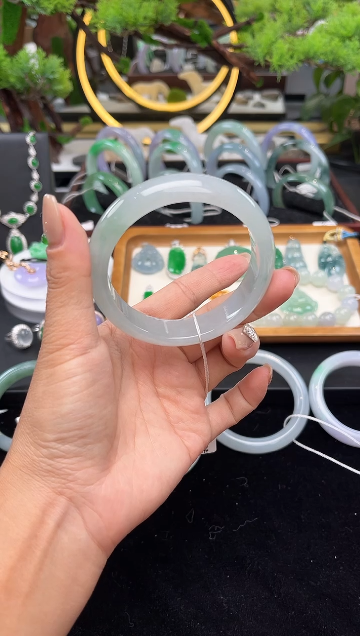 未镶嵌手镯翡翠手镯