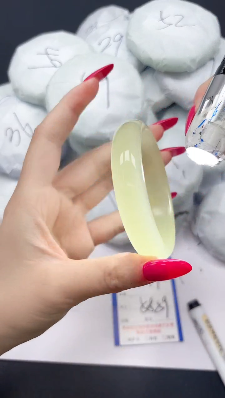 未镶嵌手镯石英质玉147/5859