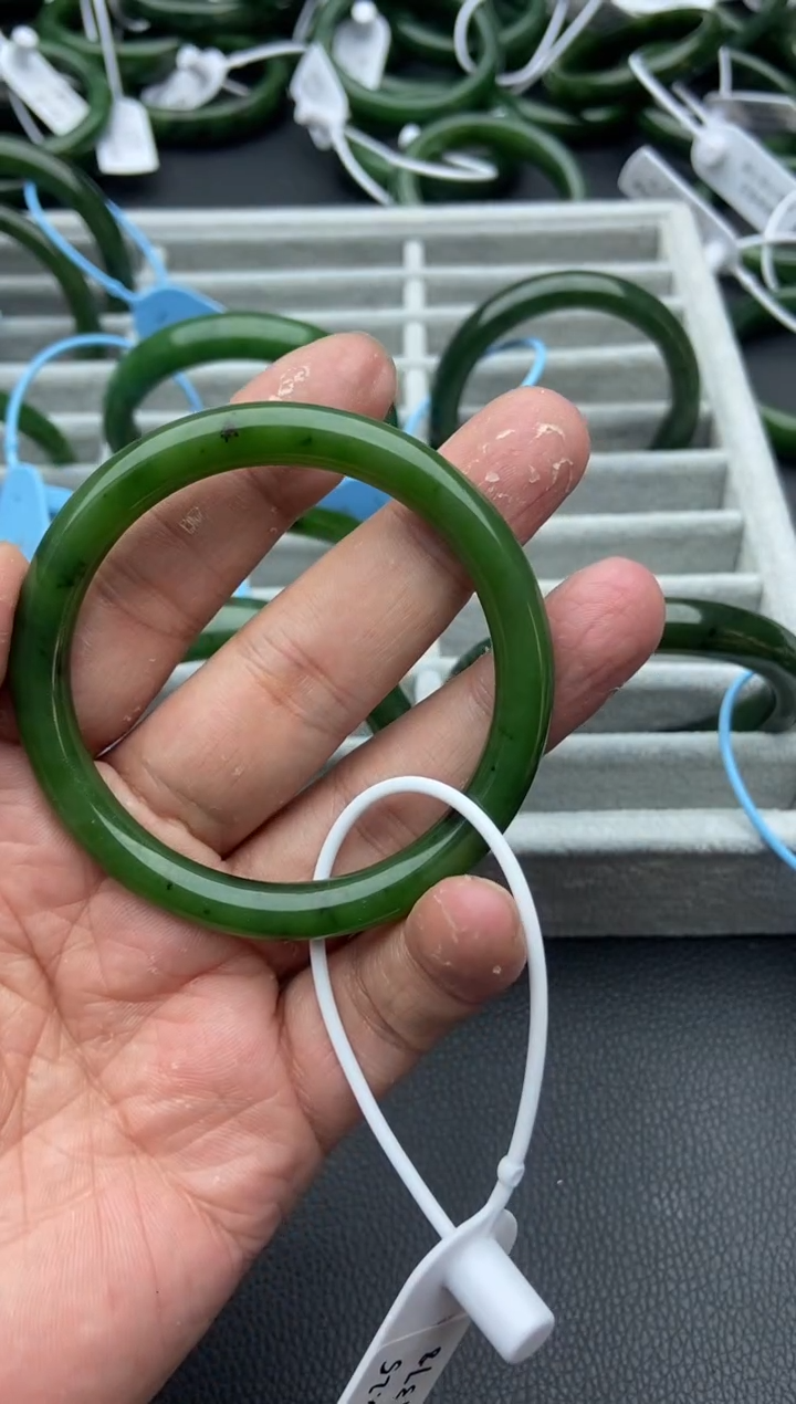 未镶嵌手镯和田玉（碧玉）13-55.5