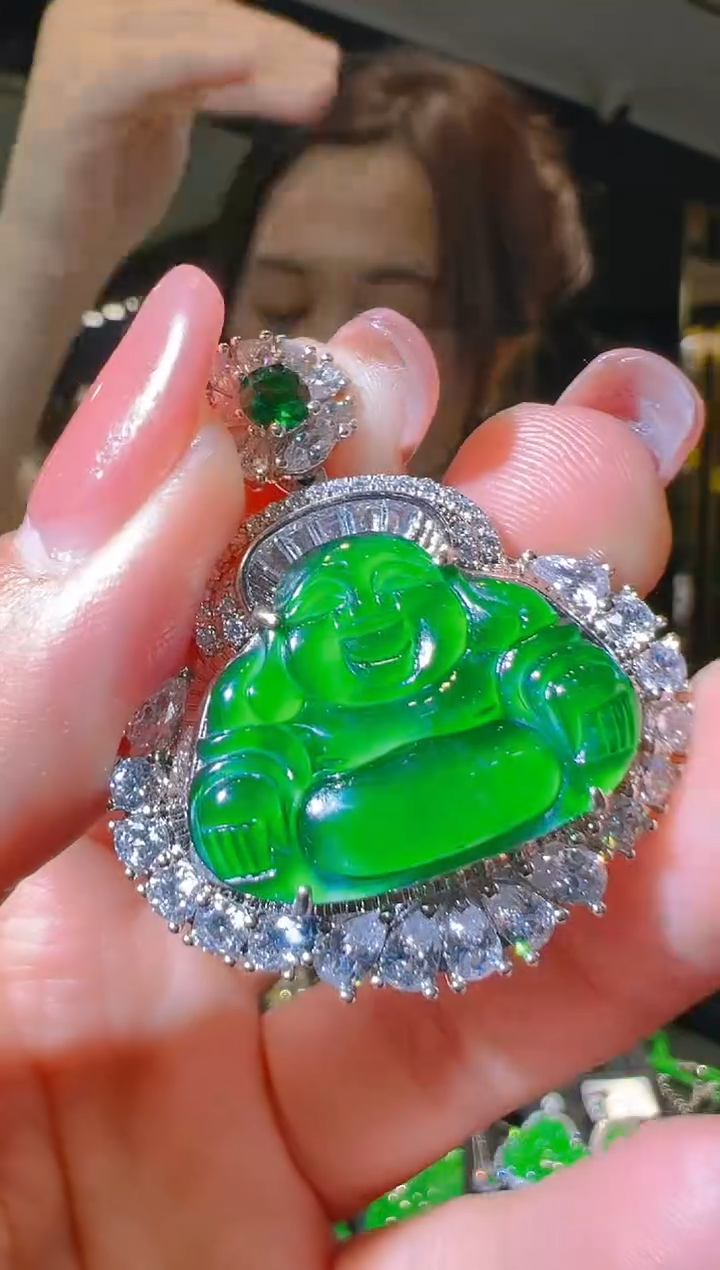 【闪购商品】翡翠吊坠(赠链)未镶嵌025（多样性发货）