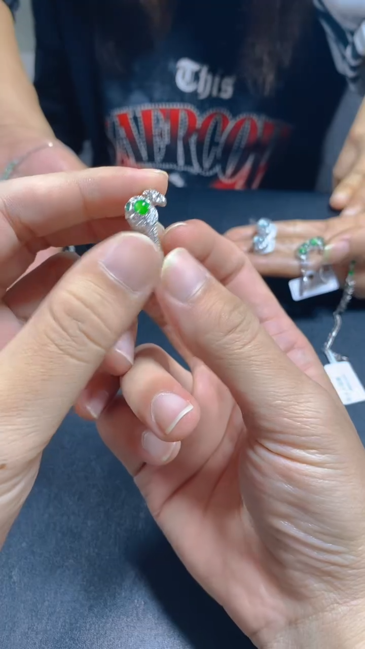 【闪购商品】翡翠戒指未镶嵌0934455509