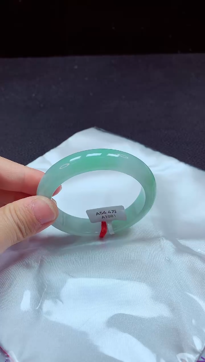 【闪购商品】翡翠手镯未镶嵌镯子56+
