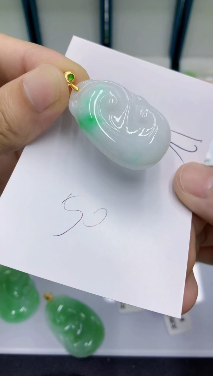 翡翠未镶嵌颈饰翡翠