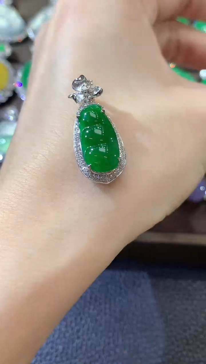 吊坠(不含链)18K金镶嵌翡翠D9