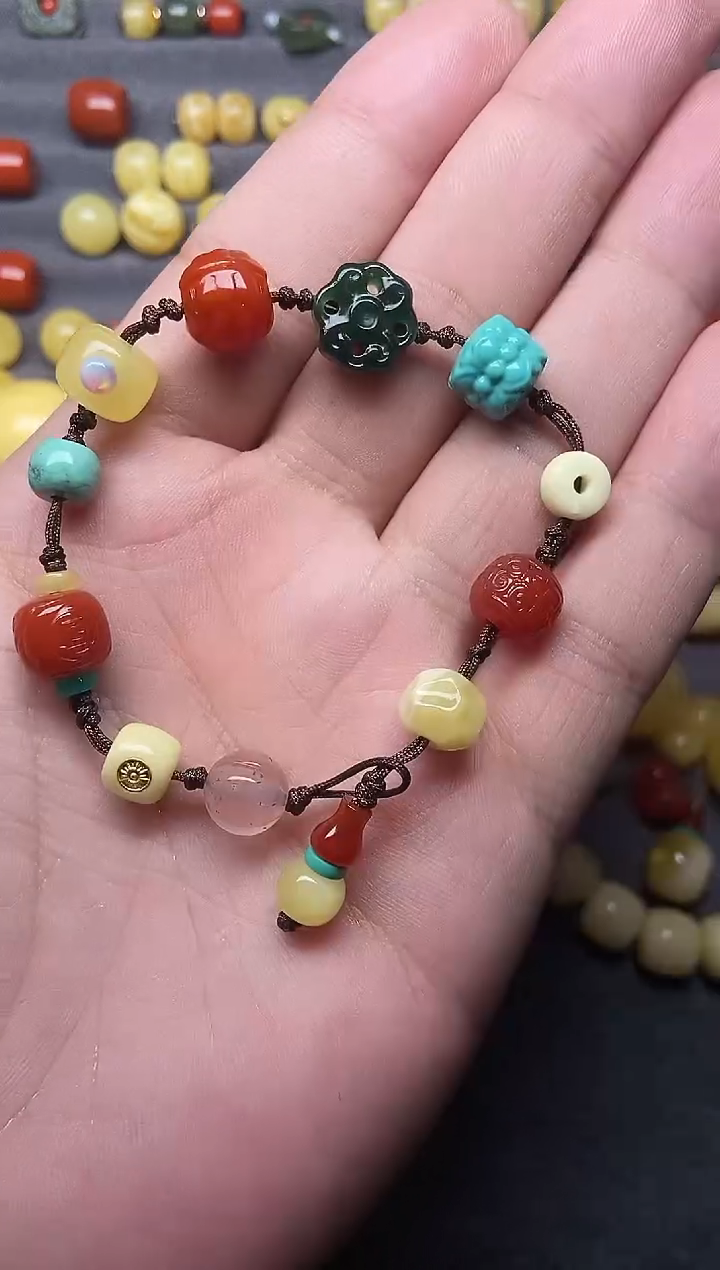 蜜蜡足金镶嵌珠宝奇石 