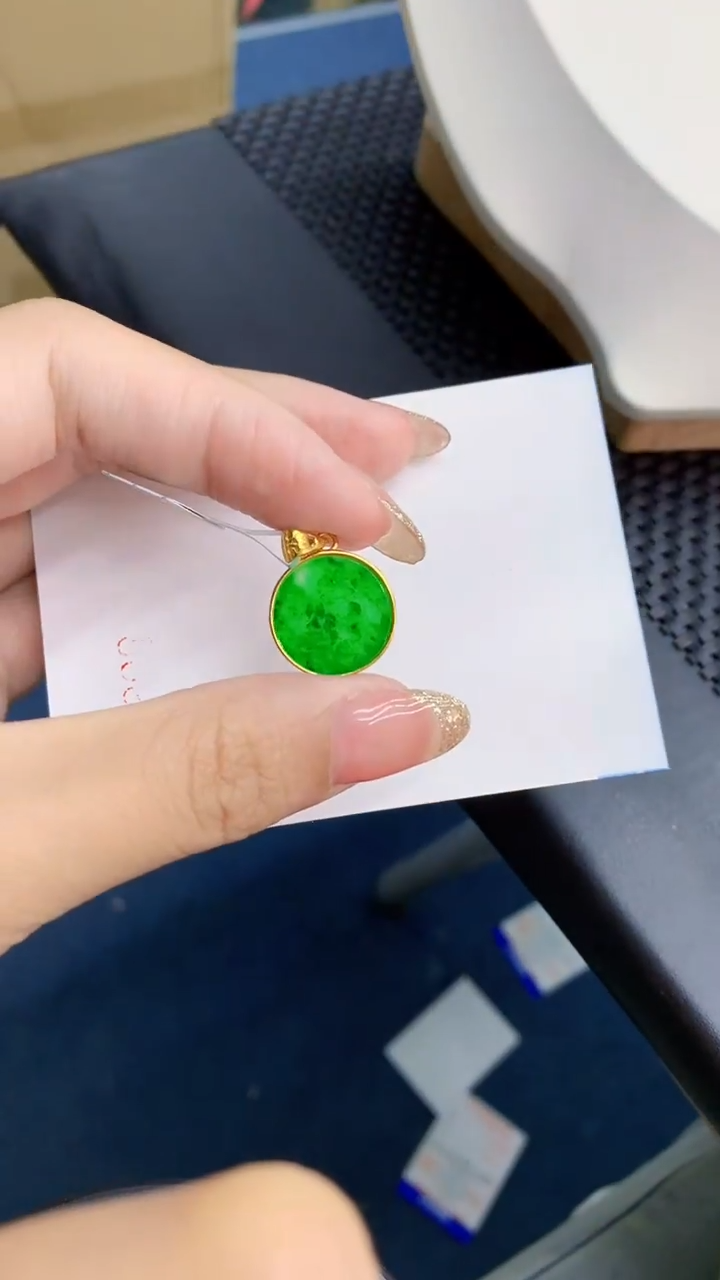 【闪购商品】翡翠银S925镶嵌颈饰            8