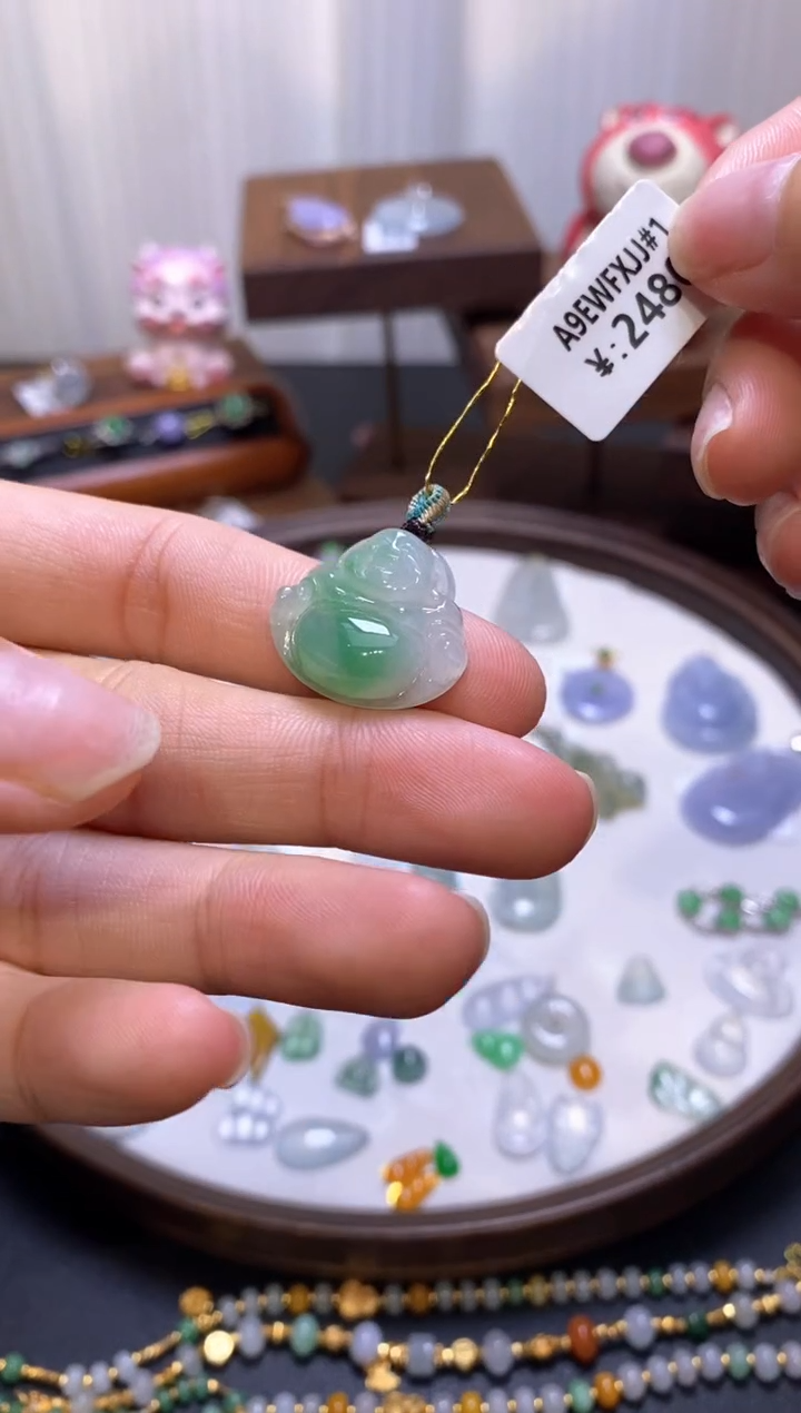 【闪购商品】翡翠颈饰未镶嵌佛公