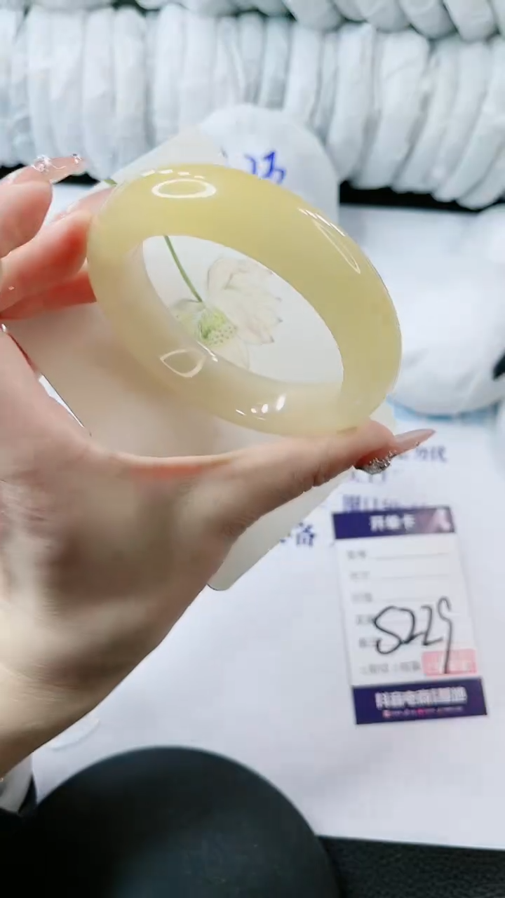 【闪购商品】石英质玉手镯未镶嵌多样性发货S229