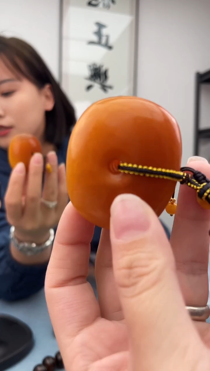 【闪购商品】蜜蜡珠宝奇石未镶嵌040，配绳假一罚十