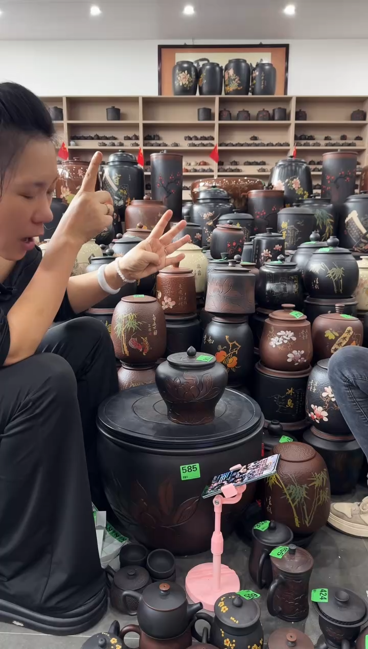 瑕疵  线雕 荷花 将军罐  106