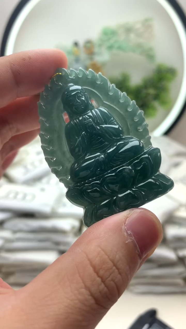 颈饰未镶嵌翡翠大日