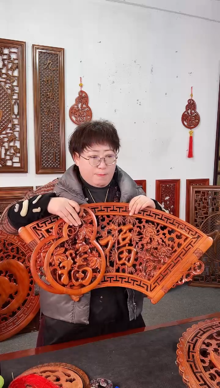 【闪购商品】香樟木木雕80*40四季福  一堆葫芦