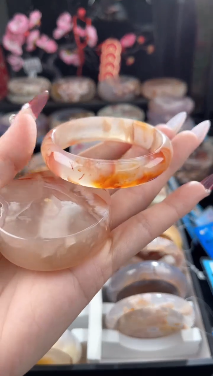 【闪购商品】石英质玉手镯未镶嵌53