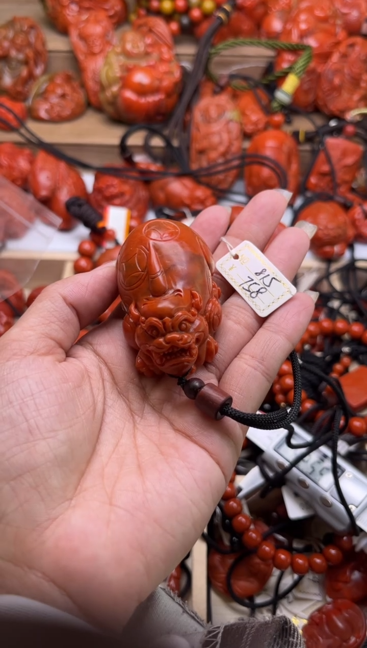 【闪购商品】南红玛瑙珠宝奇石合金815