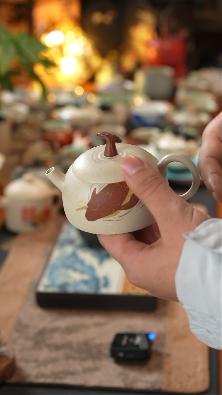 【闪购商品】白玉段泥大鱼海棠手工紫砂壶