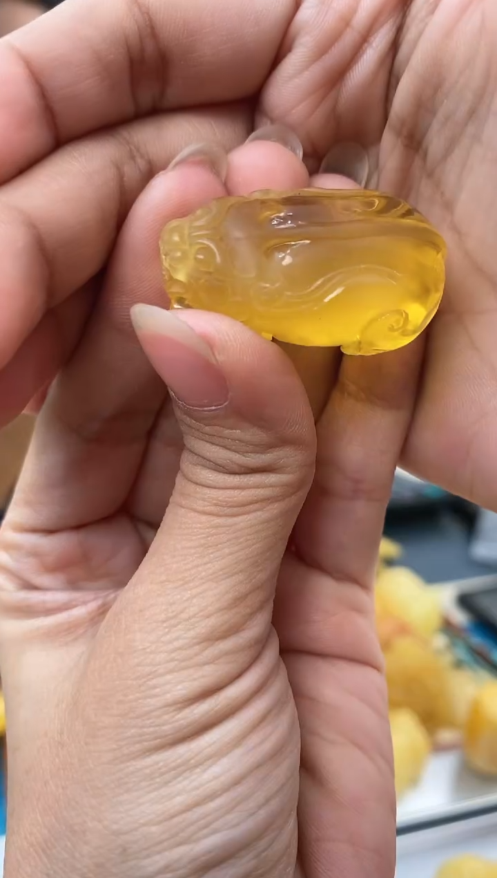 【闪购商品】蜜蜡裸石未镶嵌天然琥珀蜜蜡貔貅