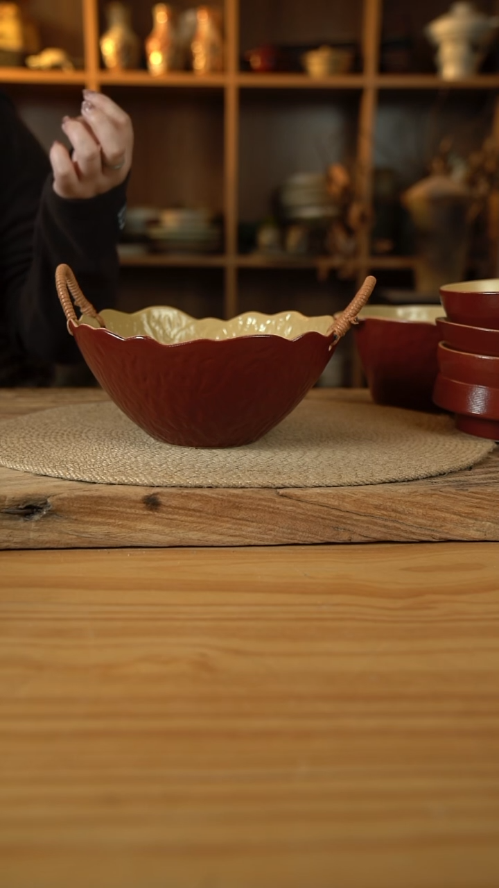 复古红系列的8英寸麻绳花边垂纹汤碗1个