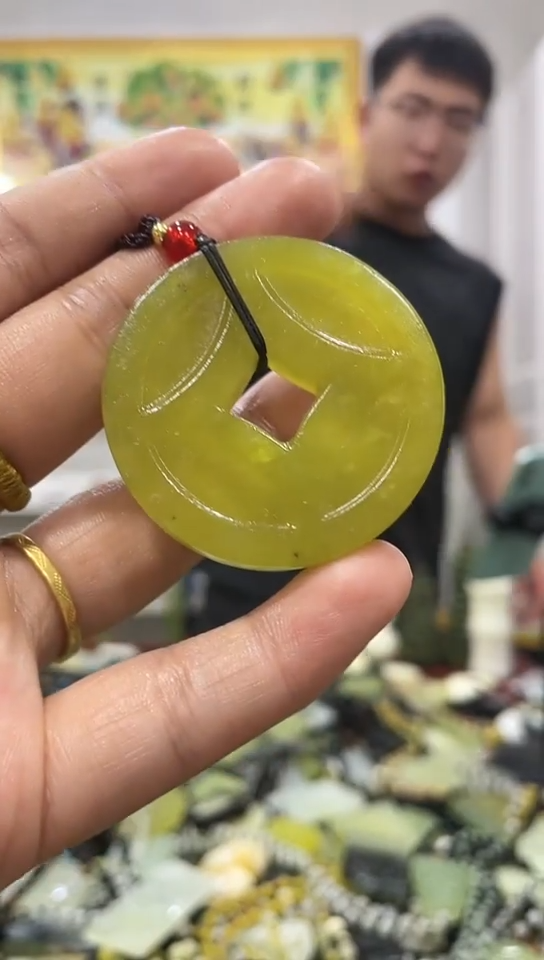 岫玉未镶嵌挂件