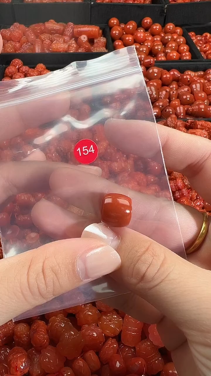颈饰未镶嵌南红玛瑙1