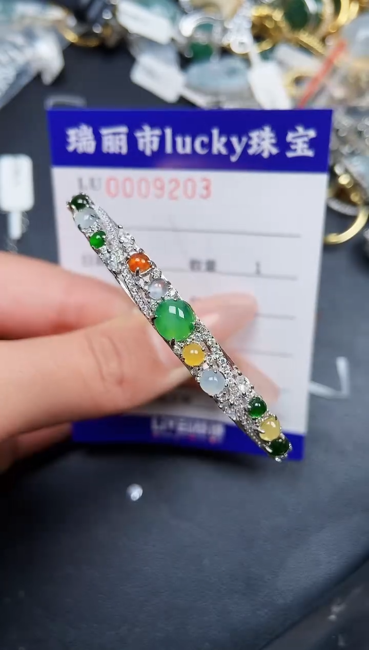 【闪购商品】翡翠颈饰银S925镶嵌9203