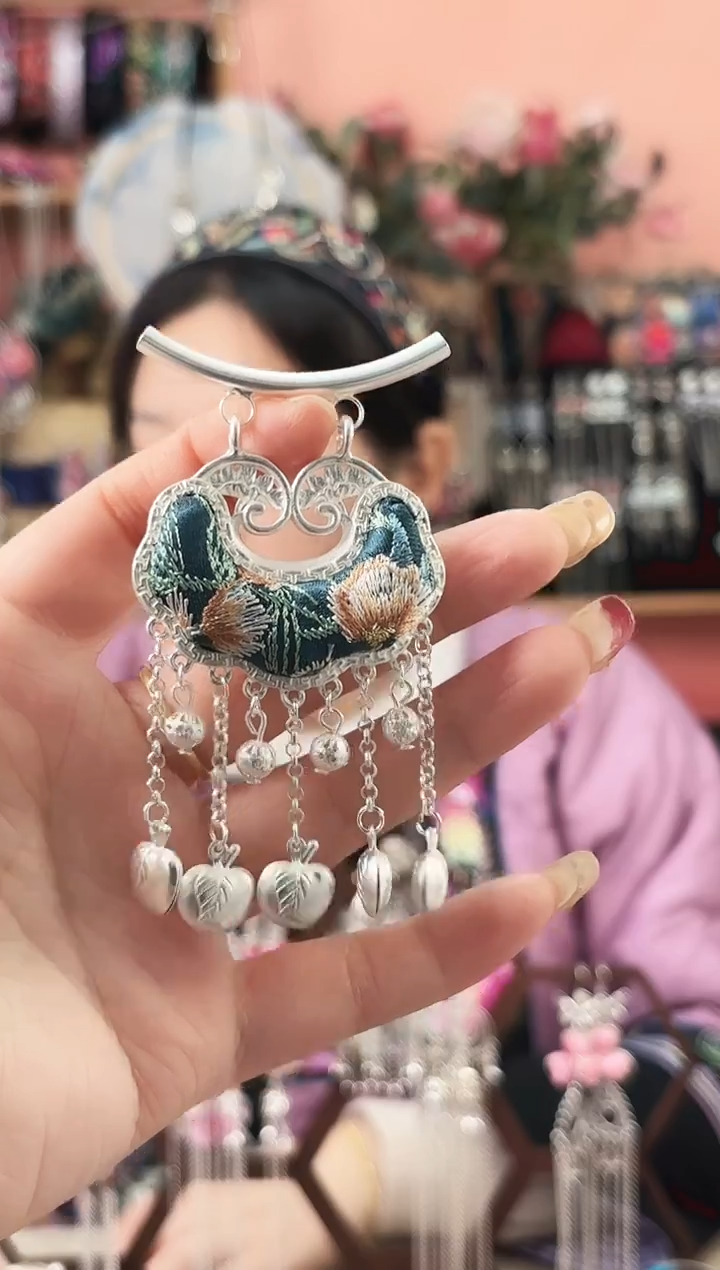 艺枝独绣手工饰品126