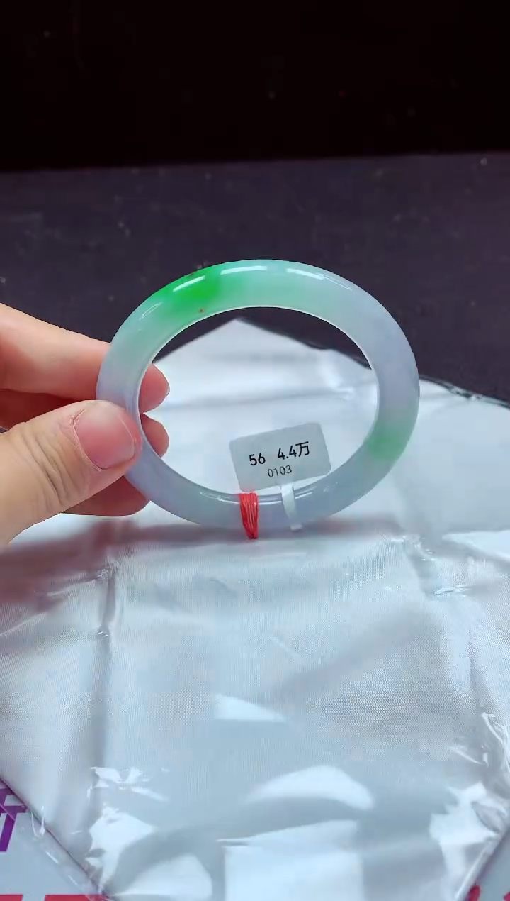 【闪购商品】翡翠手镯未镶嵌镯子56+