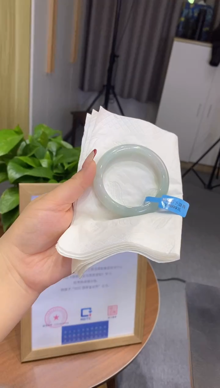 【闪购商品】翡翠手镯未镶嵌00009027