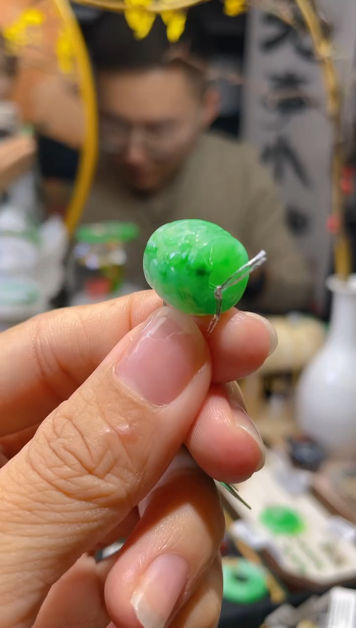 【闪购商品】翡翠颈饰未镶嵌假一赔三