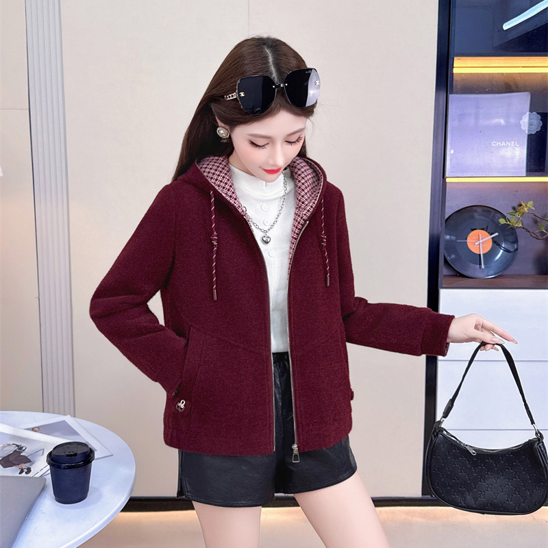 秋冬季保暖连帽外套修身显瘦时尚休闲中年女装洋气百搭加厚过冬衣