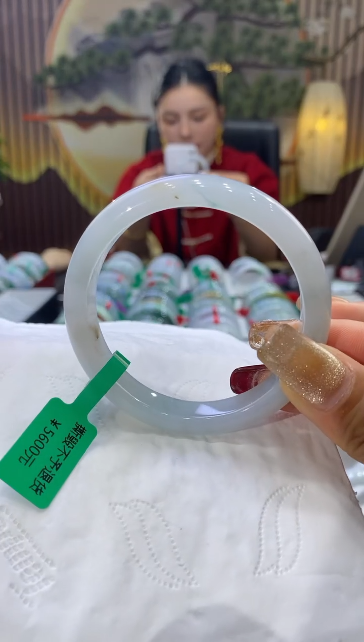 【闪购商品】翡翠手镯未镶嵌多人08091