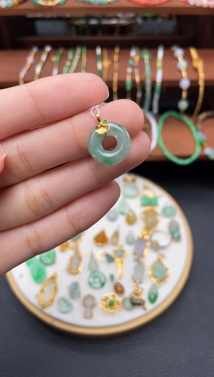 【闪购商品】翡翠吊坠(不含链)18K金镶嵌一个   JK358