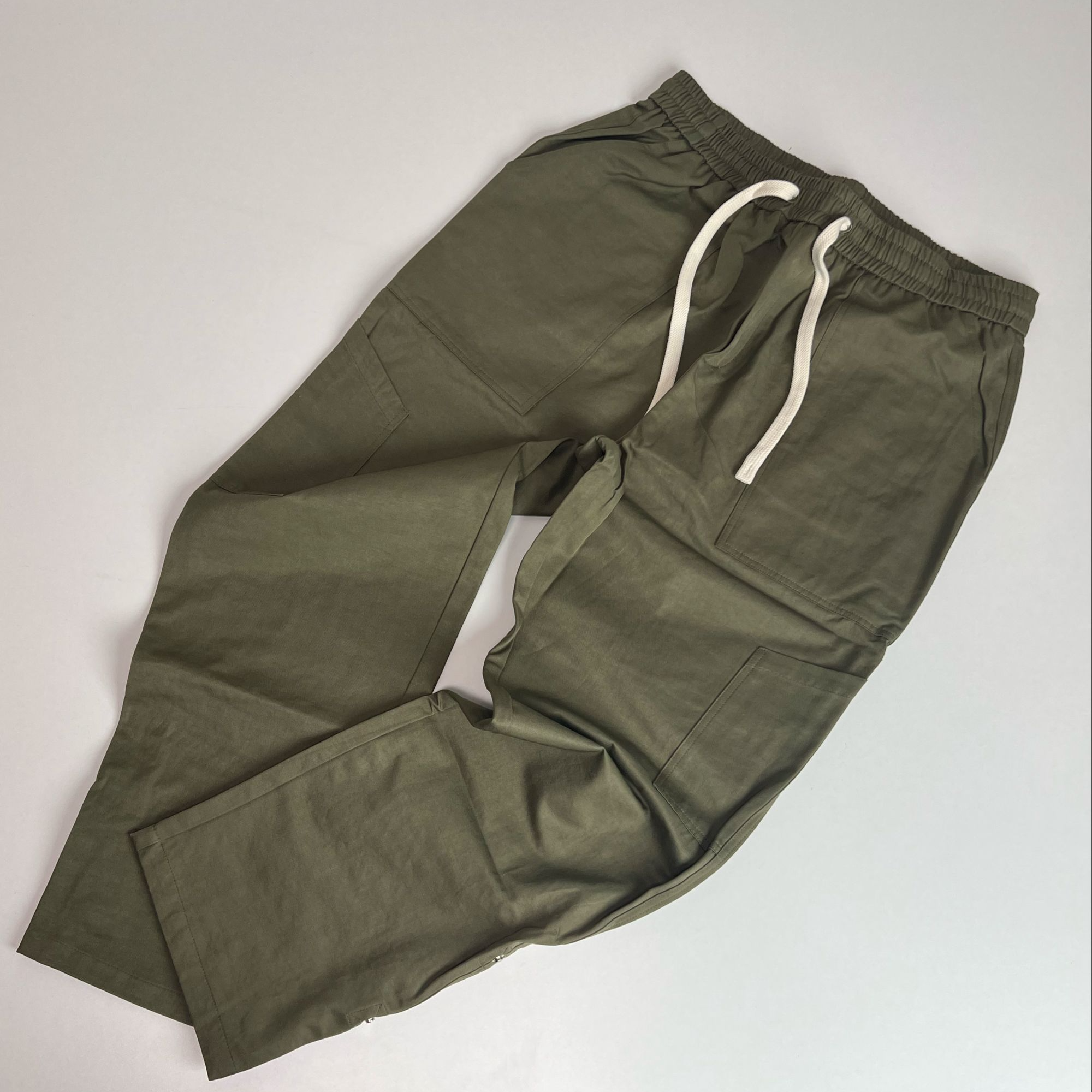 今日必薅  军绿色休闲抽绳直筒裤